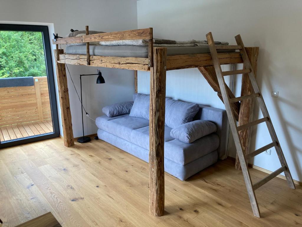 Posteľ alebo postele v izbe v ubytovaní Neue Wohnung "RITTERTAL" im Zentrum von Altmünster am Traunsee