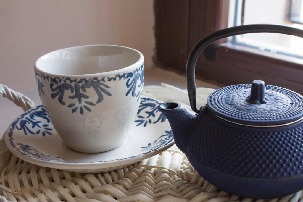 Coffee and tea making facilities at Luz del Tajo