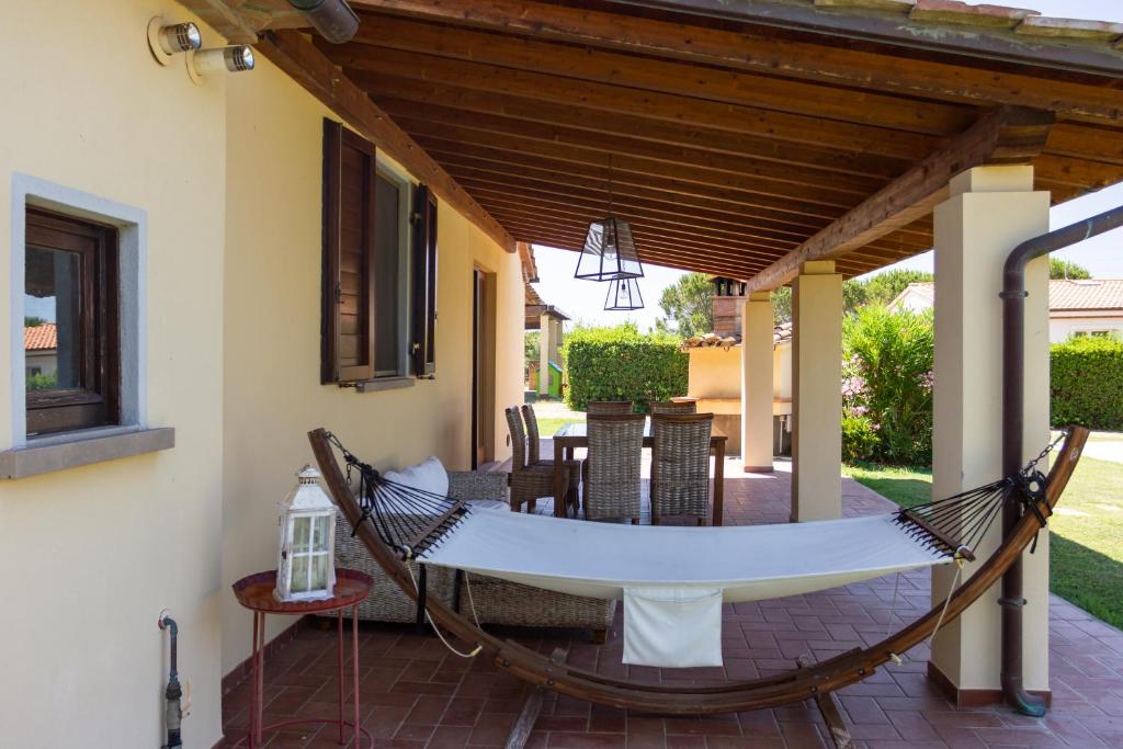 A balcony or terrace at CASE&COLLINE La Macchia