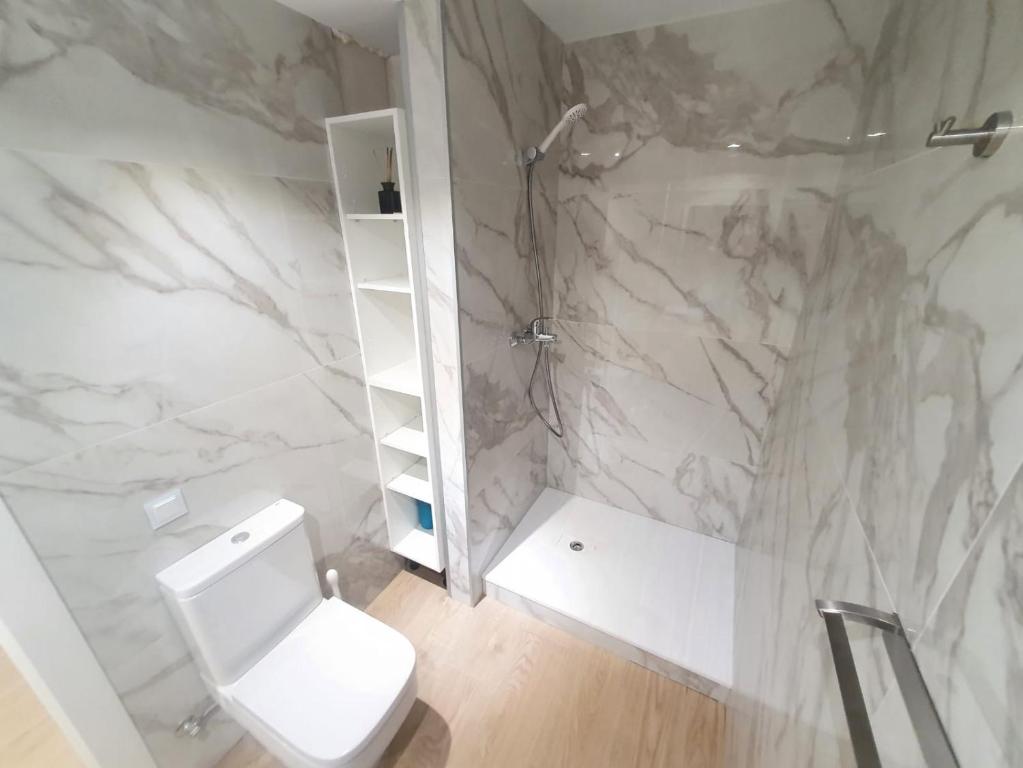Koupelna v ubytování SALOU ,APARTAMENTO CON PISCINA y Wifi
