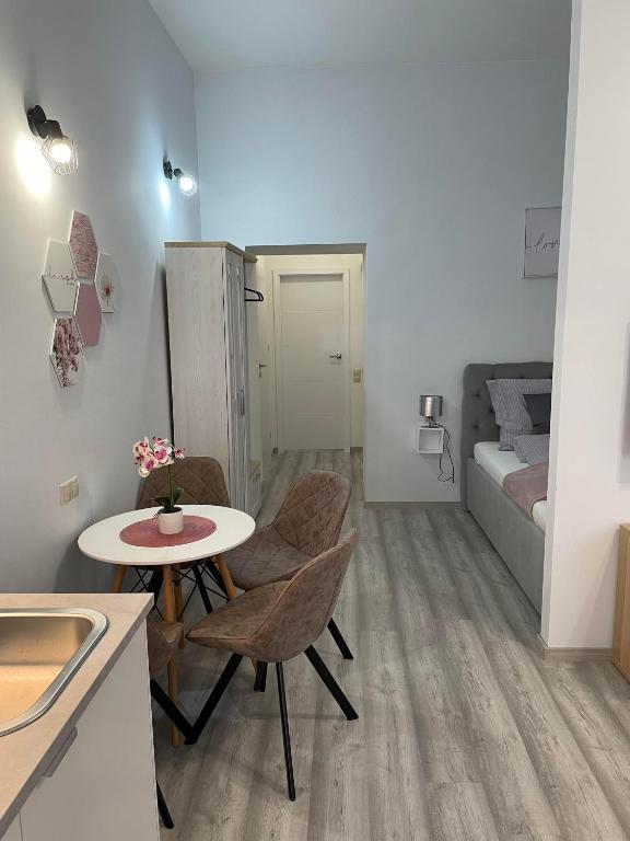 Postel nebo postele na pokoji v ubytování Eden City Home