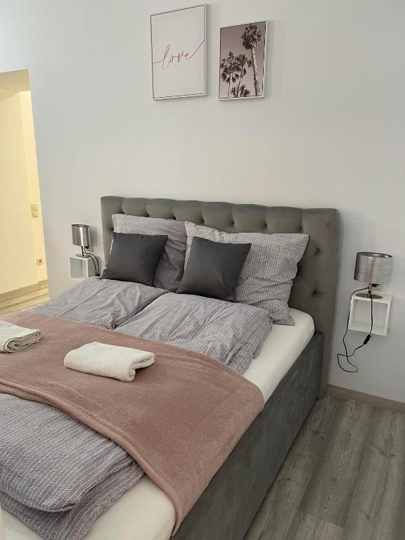 Postel nebo postele na pokoji v ubytování Eden City Home