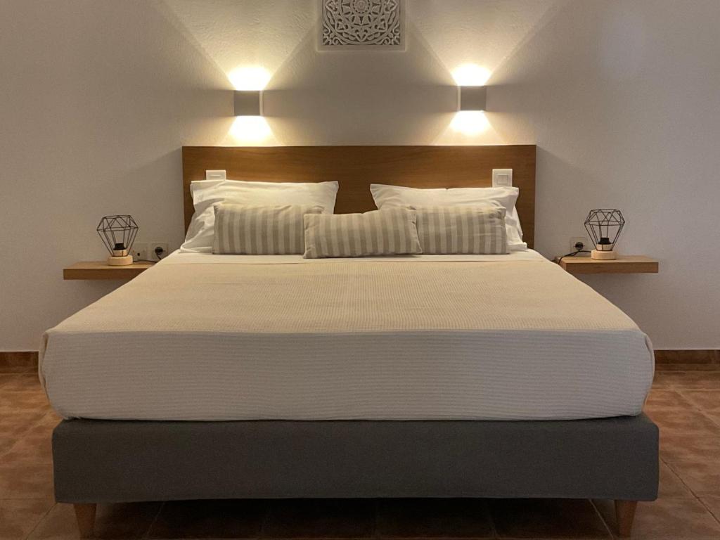Posteľ alebo postele v izbe v ubytovaní Rodia Studios & Apartments