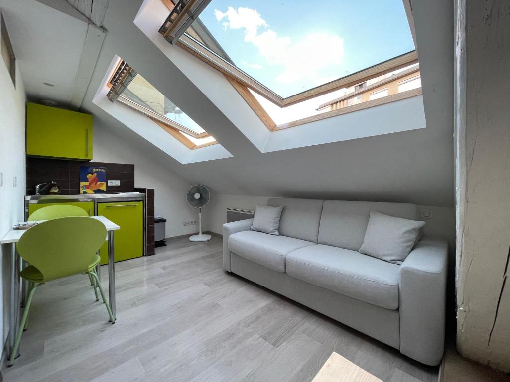 Posedenie v ubytovaní Studio sous les toits Annecy Centre-Ville