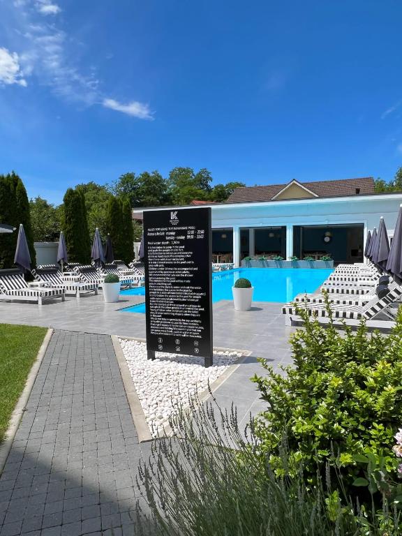 Bazén v ubytování Krystal Boutique Mansion nebo v jeho okolí