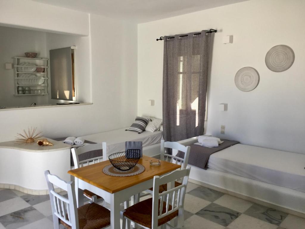 Posedenie v ubytovaní Rodia Studios & Apartments