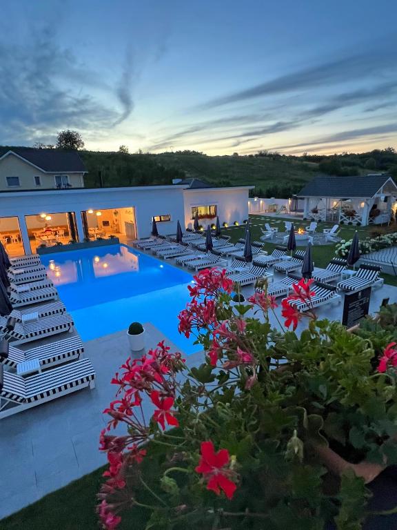 Bazén v ubytování Krystal Boutique Mansion nebo v jeho okolí