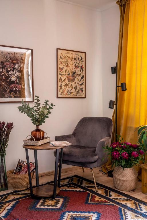 Posezení v ubytování Berky Kúria - Stylish cottage in the Hills of Tolna for 16people