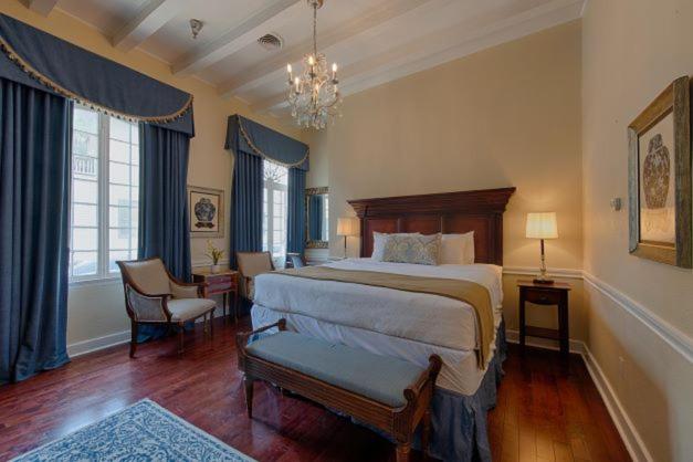 Ένα ή περισσότερα κρεβάτια σε δωμάτιο στο Hotel St. Pierre French Quarter