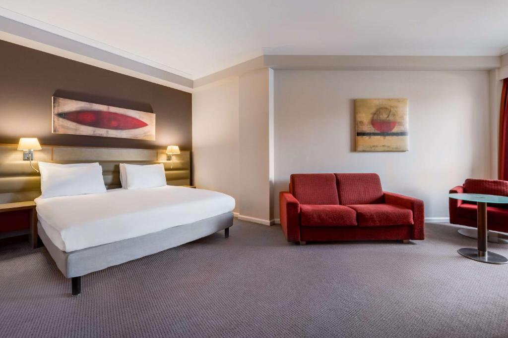 Postel nebo postele na pokoji v ubytování Radisson Blu Hotel, Durham