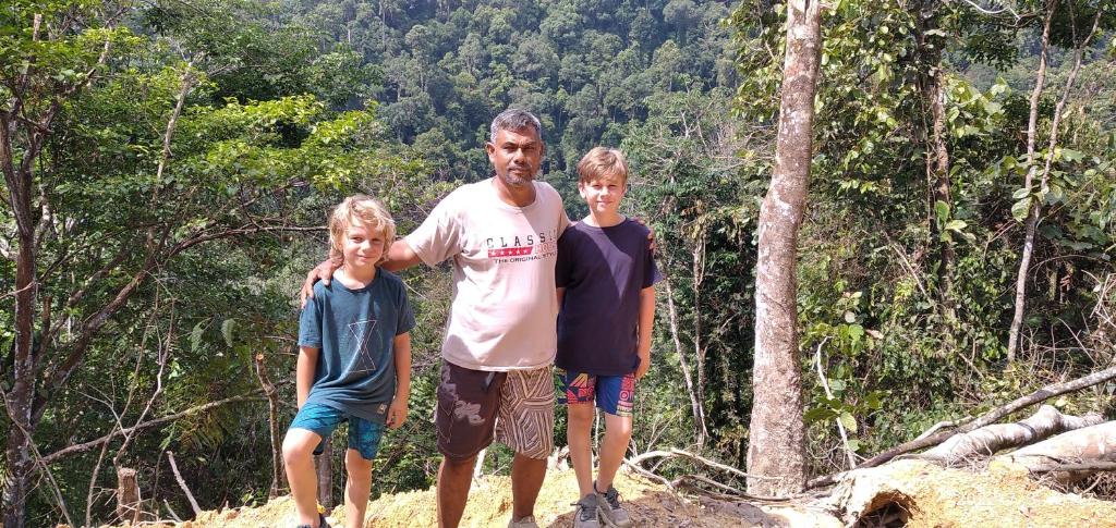 ORANGUTANTREKSUMATRA & LOVELY JUNGLE LODGE only book IF you are treking with us - Bungalow