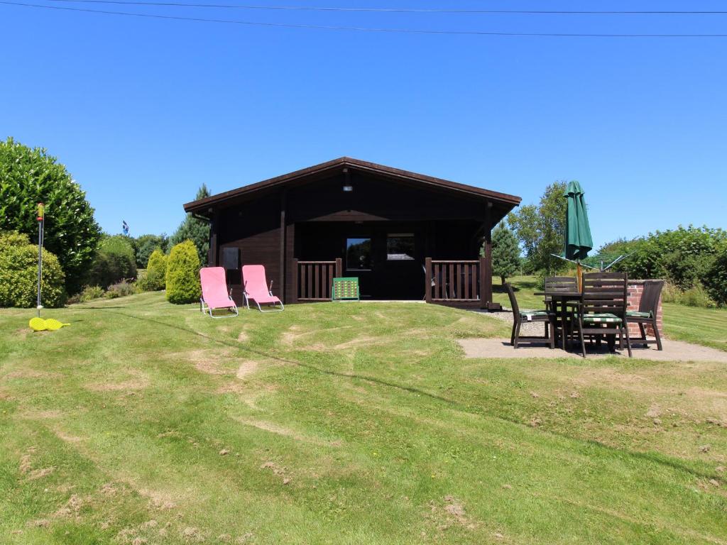 Κήπος έξω από το Cedar Lodge