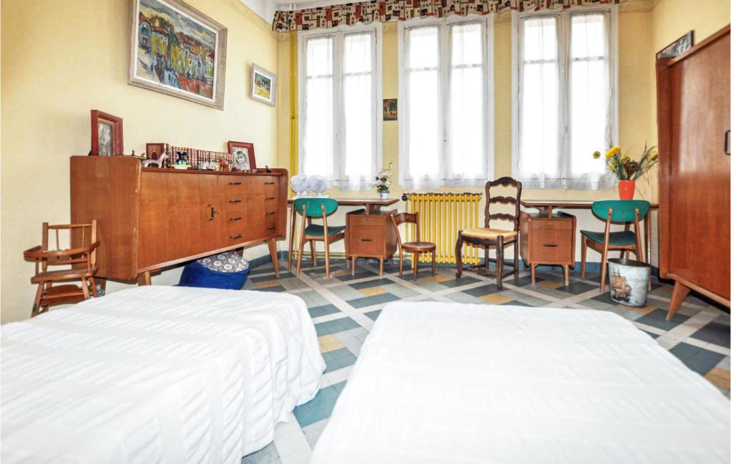 Posteľ alebo postele v izbe v ubytovaní 2 Bedroom Gorgeous Home In Carcassonne