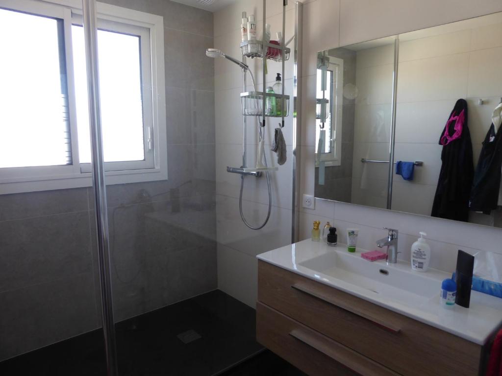 Fotografia z galérie ubytovania Appartement face mer aux Sables d'Olonne, 2 chambres, proche plage et commerces - FR-1-325-125 v destinácii Les Sables-dʼOlonne