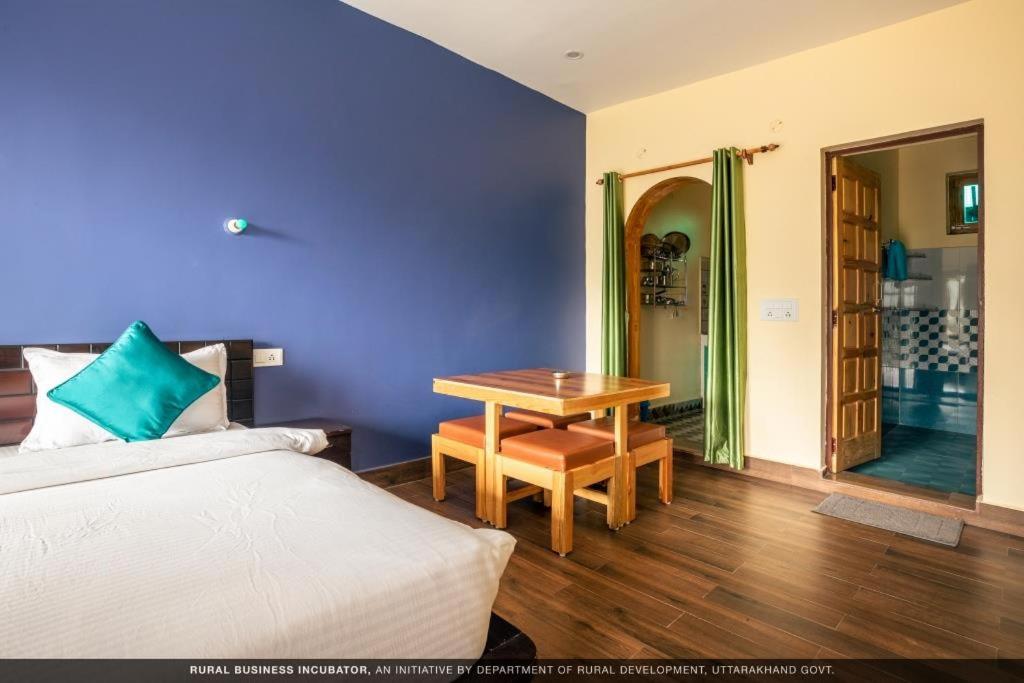 Postel nebo postele na pokoji v ubytování Shivay Home Stay