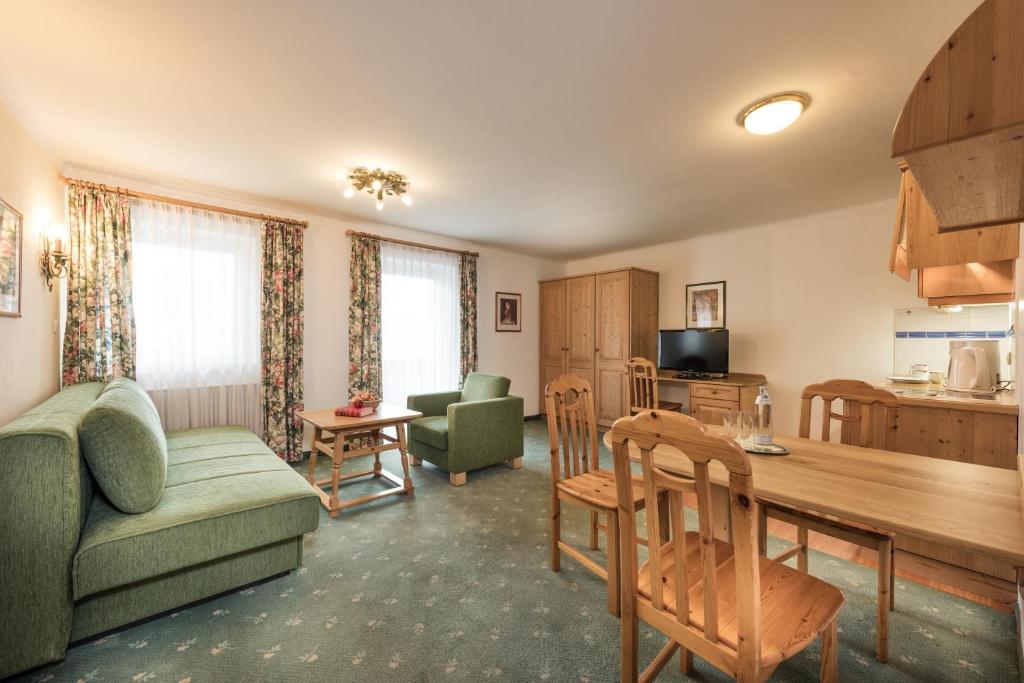 Aurora Appartements inklusive freiem Thermeneintritt - 高级一居室公寓，带阳台 - 顶部