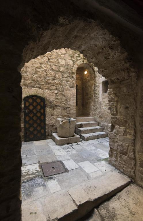 Fotografie z fotogalerie ubytování La Divine- captured by history inside Palace loft ve Splitu