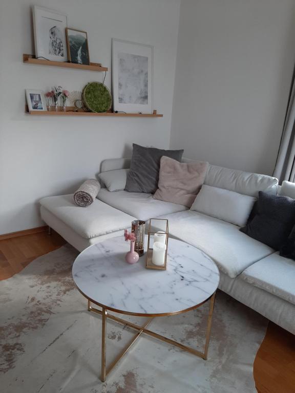 Posezení v ubytování Ferienwohnung in Reifnitz am Wörthersee mit Seezugang