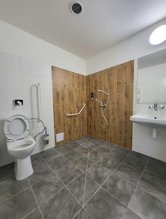 Koupelna v ubytování Apartmány hotelu Ostrý