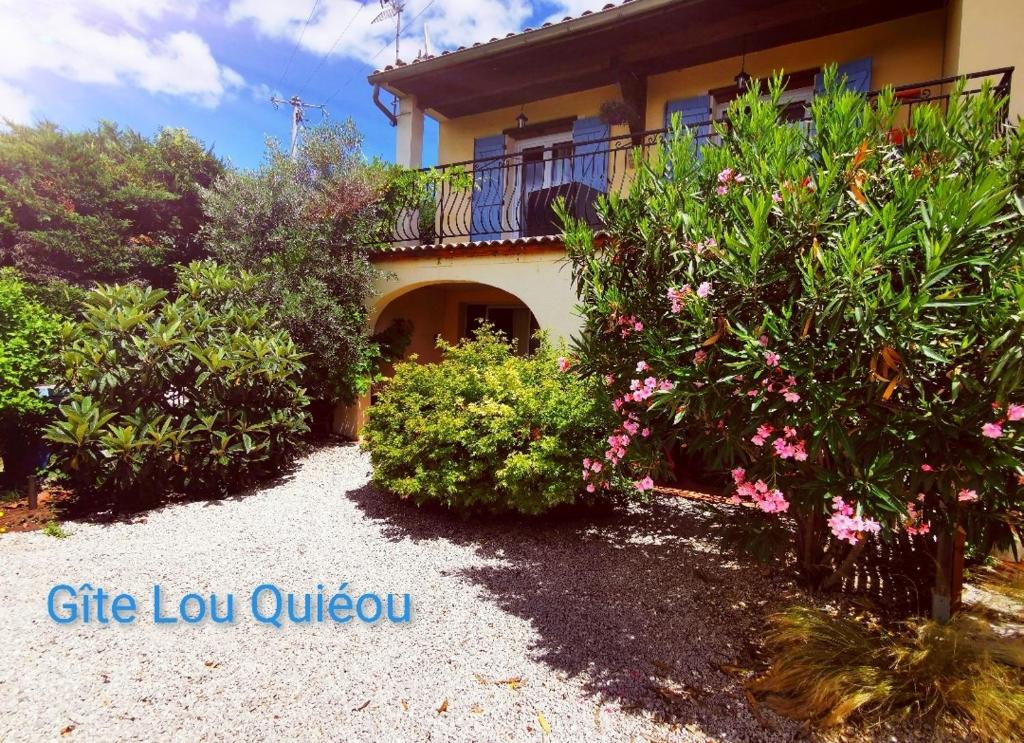 Zahrada ubytování Gîtes sud Ardèche Lou Quiéou