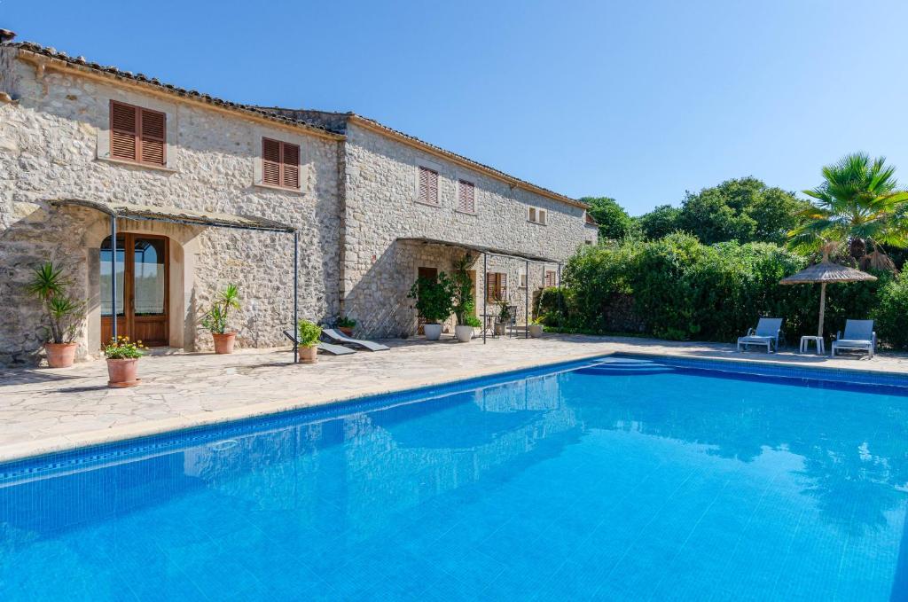 The swimming pool at or close to Finca es Rafal, Agroturisme