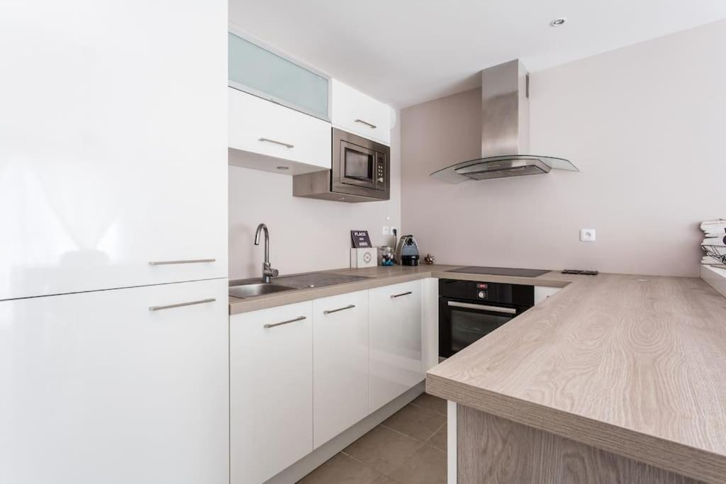 Fotografia z galérie ubytovania Appartement Le Patio - Stationnement privatif & Tram - proche Montpellier v destinácii Saint-Jean-de-Védas