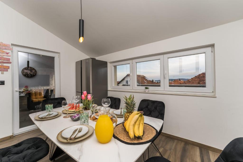 Relax 3BDR Apartment with terrace and BBQ