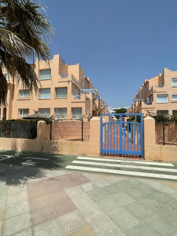 Booking.com: APARTAMENTO Primera Linea de Playa en TARIFA ...
