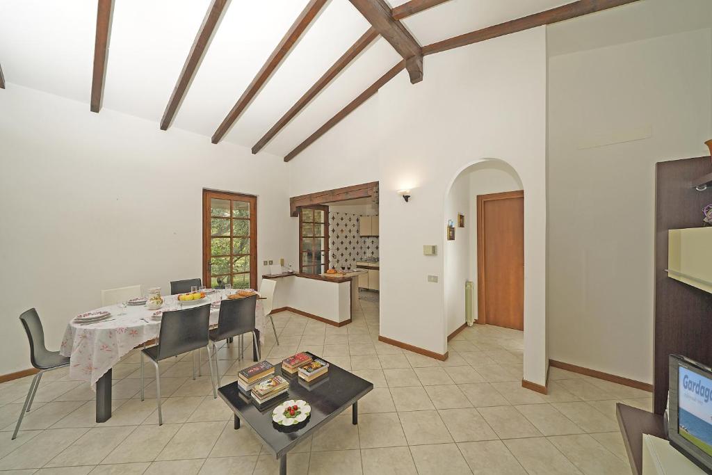 Zdjęcie z galerii obiektu Villa Tamara - Gardagate w mieście San Felice del Benaco