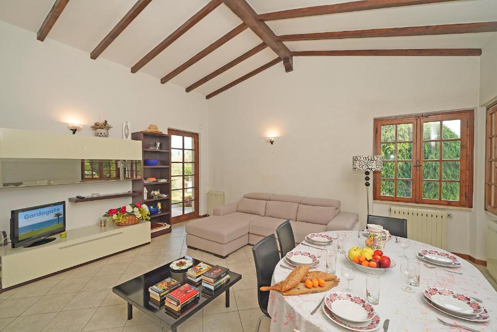 Zdjęcie z galerii obiektu Villa Tamara - Gardagate w mieście San Felice del Benaco