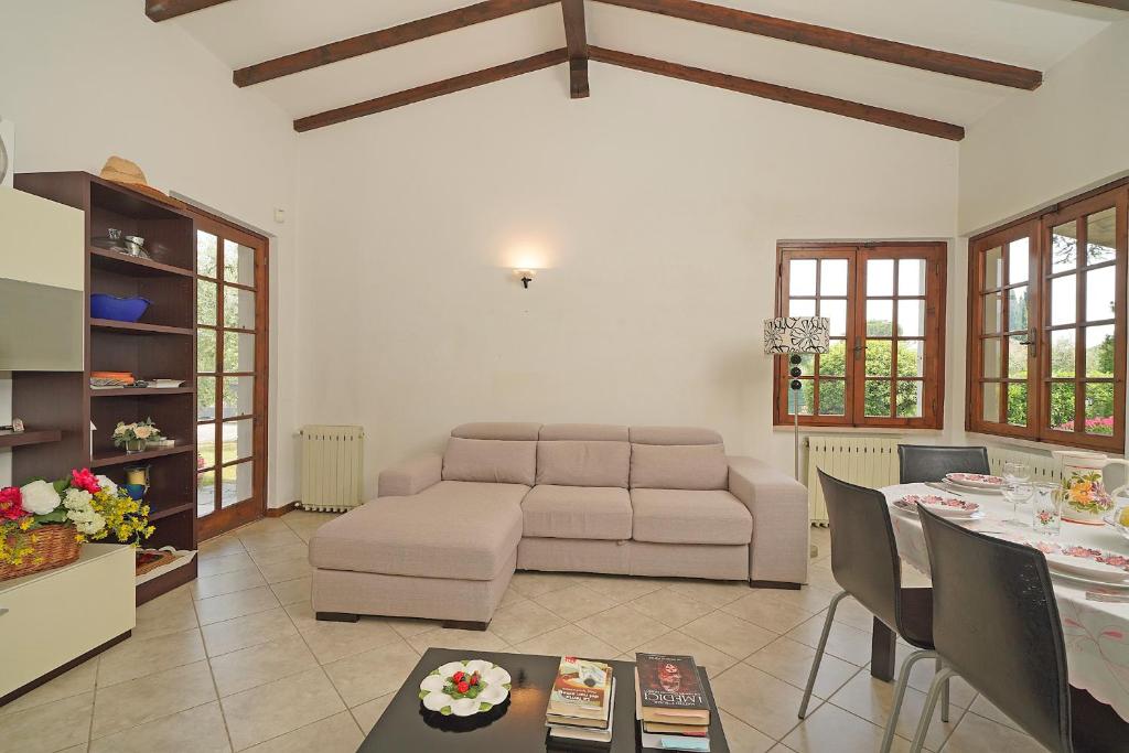 Zdjęcie z galerii obiektu Villa Tamara - Gardagate w mieście San Felice del Benaco
