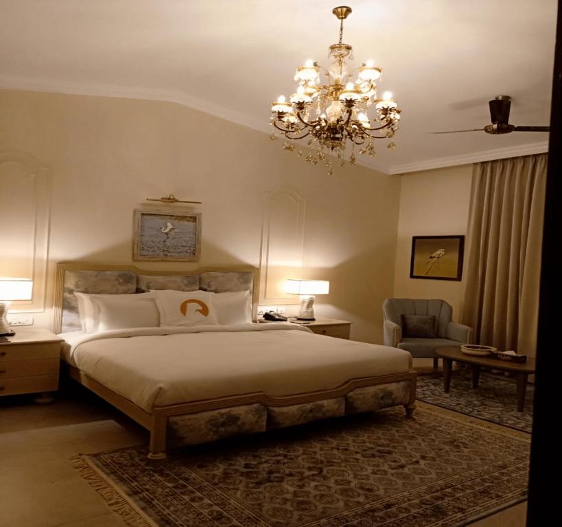 WelcomHeritage Cheetahgarh Resort & Spa - 带有加热池的小木屋