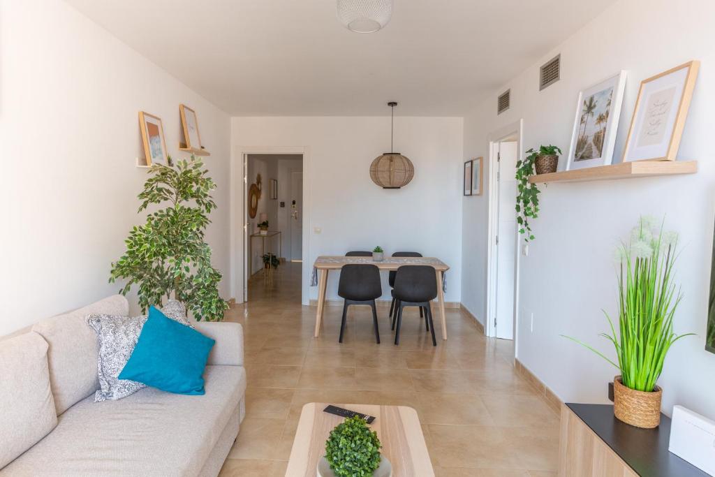 Posezení v ubytování Apartamento Catania en Aguadulce con vistas al mar