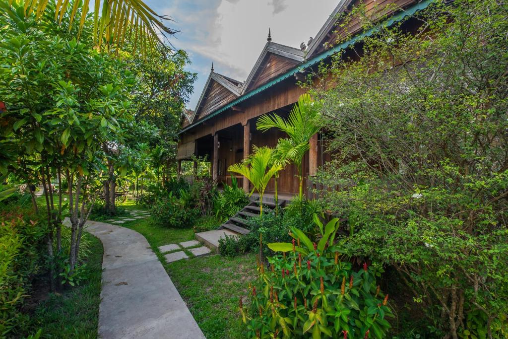 Zahrada ubytování Phum Khmer Lodge - Village Cambodian Eco-Lodge