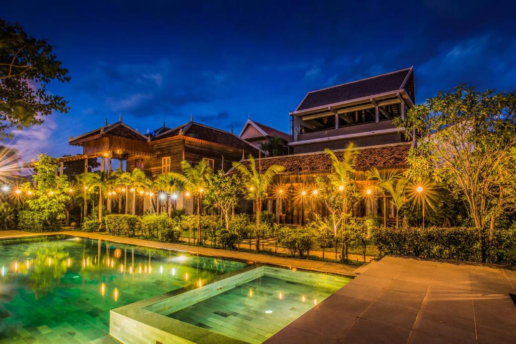 Bazén v ubytování Phum Khmer Lodge - Village Cambodian Eco-Lodge nebo v jeho okolí
