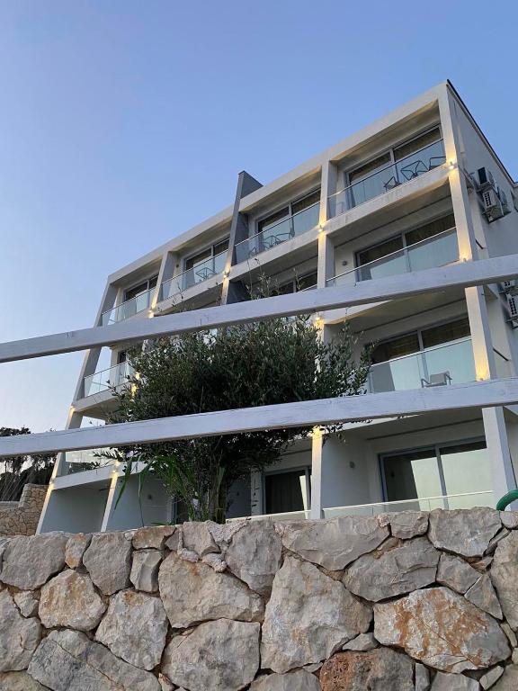Το κτήριο όπου στεγάζεται  ο ξενώνας