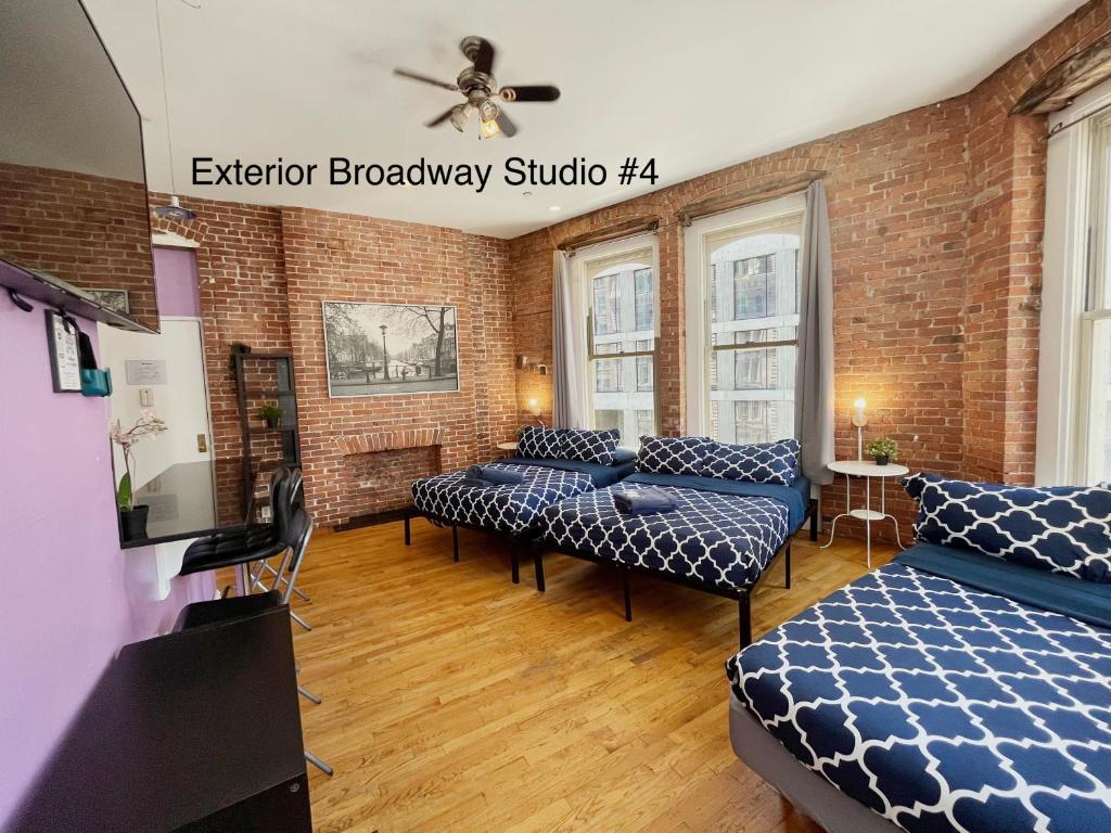 NYC Empire Apartments - 