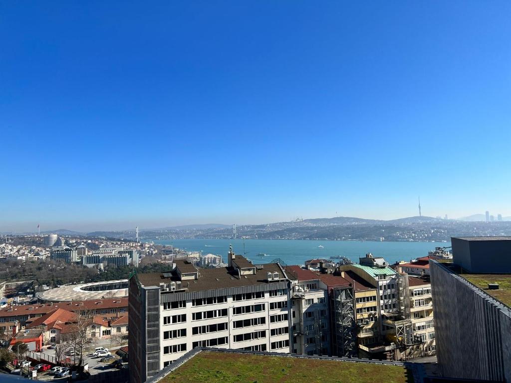 WONDER HOMES – Ultra Luxury Rooftop Penthouse w/ Bosphorus View&Terrace