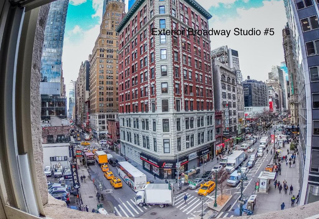 NYC Empire Apartments - Deluxe Studio #5