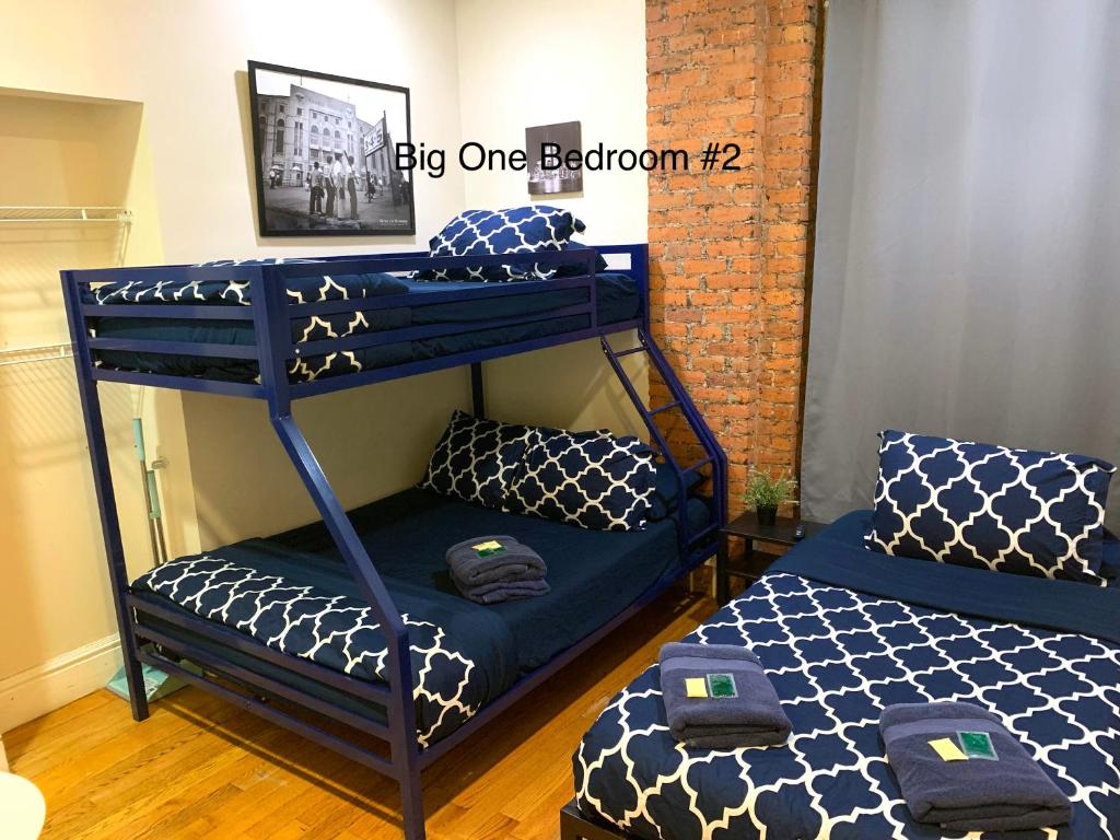 NYC Empire Apartments - 