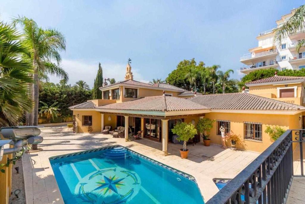 Kép Banús Sand House Súper Villa en Puerto Banús frente al mar szállásáról Marbellában a galériában
