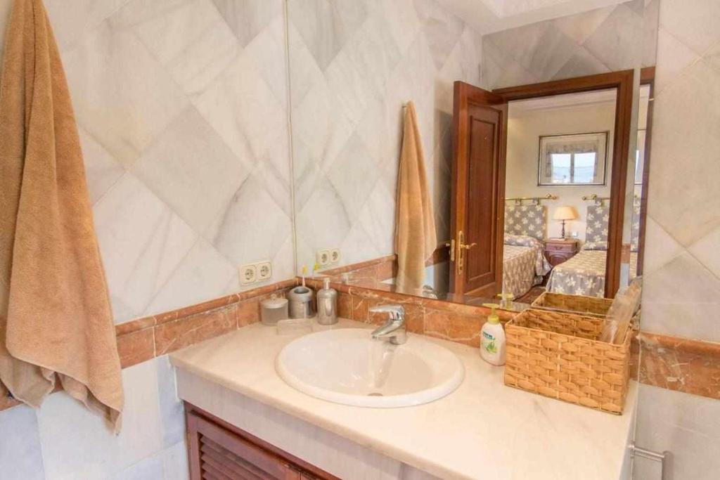 Kép Banús Sand House Súper Villa en Puerto Banús frente al mar szállásáról Marbellában a galériában