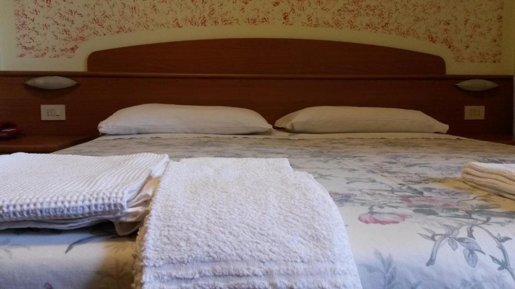 Albergo Al Castello - Chambre Double Ou Lits Jumeaux Avec Balcon