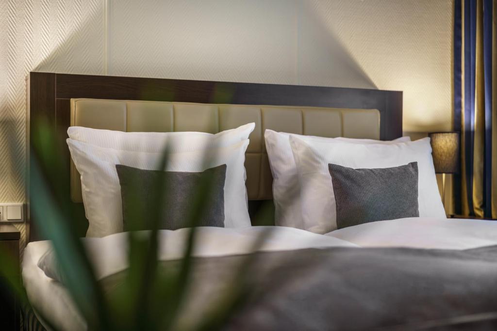 Hotel Continental Hamburg Hauptbahnhof - Resim 11