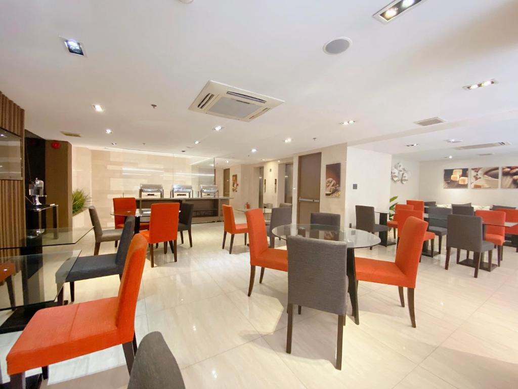 The Luxe Hotel