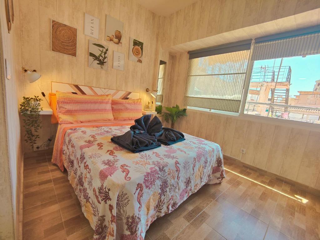Posteľ alebo postele v izbe v ubytovaní Begona 408 Compact city center studio BY NAMASTE ELITE