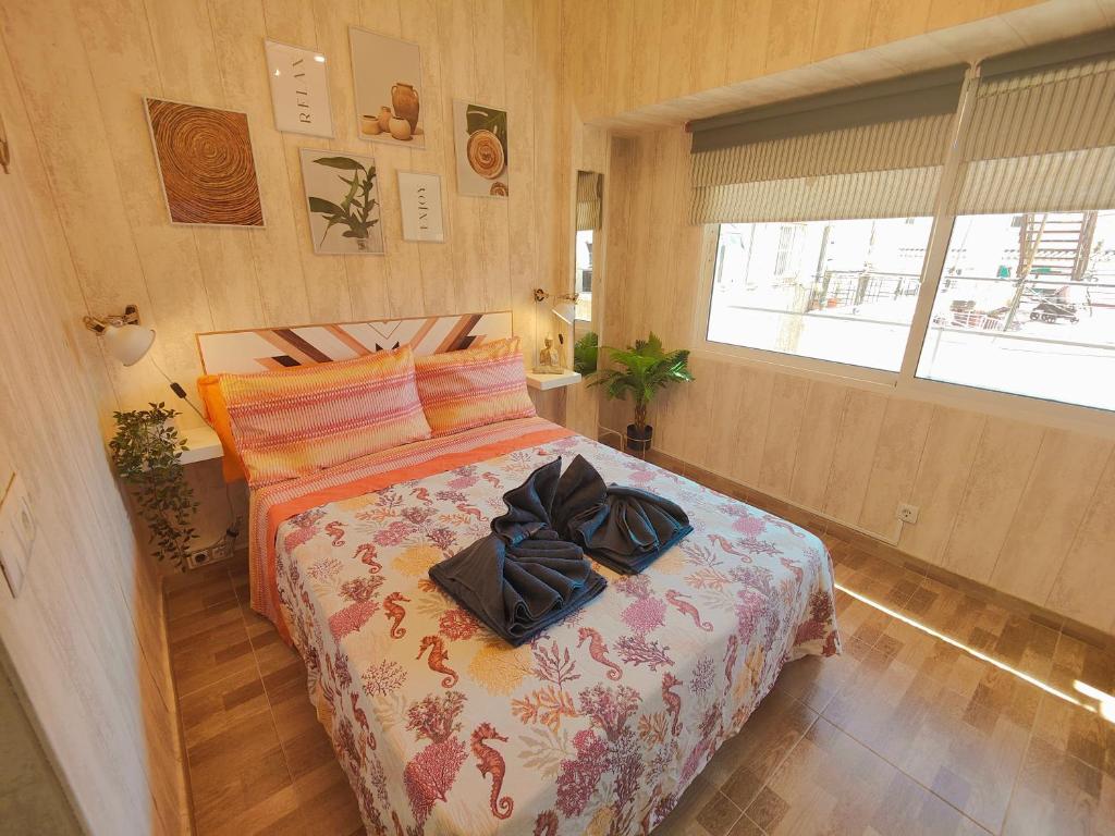 Posteľ alebo postele v izbe v ubytovaní Begona 408 Compact city center studio BY NAMASTE ELITE