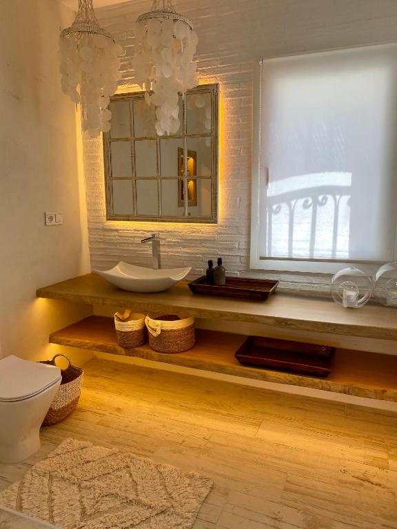 Koupelna v ubytování Tulum house - in Nueva Andalucia - amazing la concha mountain view