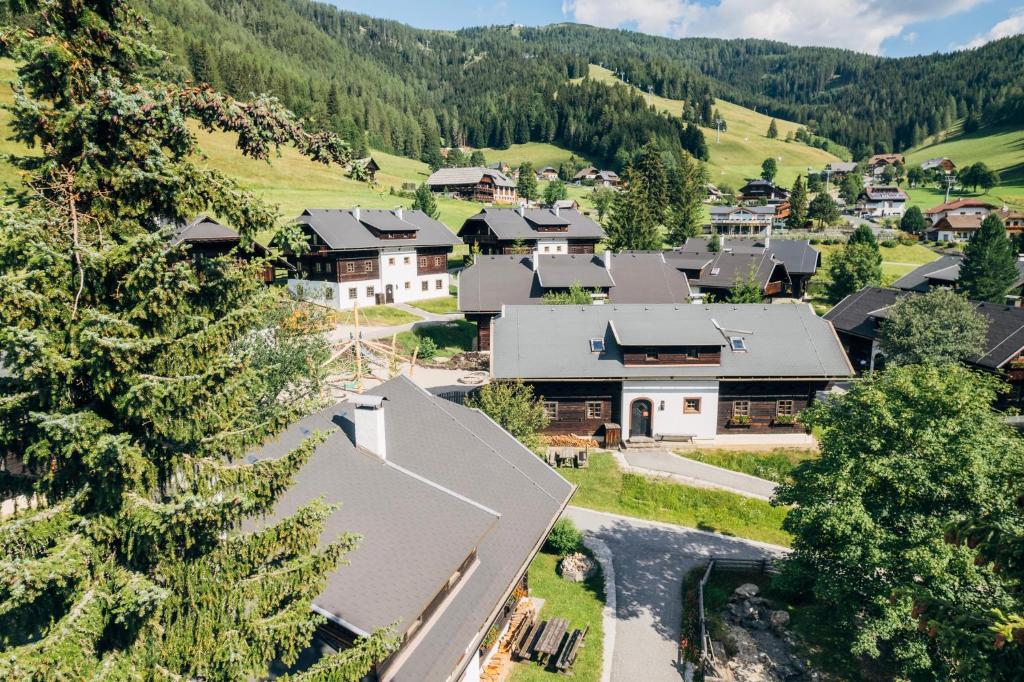 Nespecifikovaný výhled na hory nebo výhled na hory při pohledu z aparthotelu