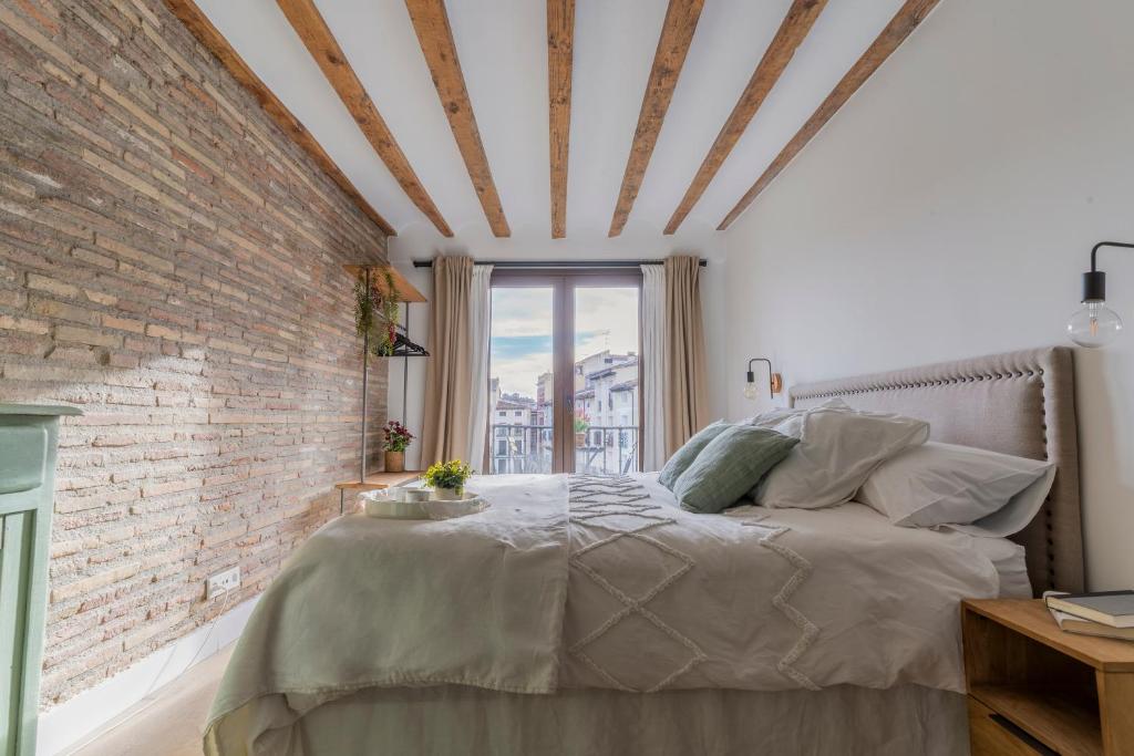 Cathedral Suite Home - 6